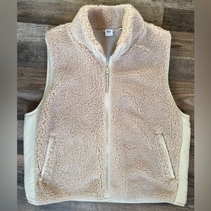 Aritzia TNA Tan Sherpa Fleece Polar Winter Vest